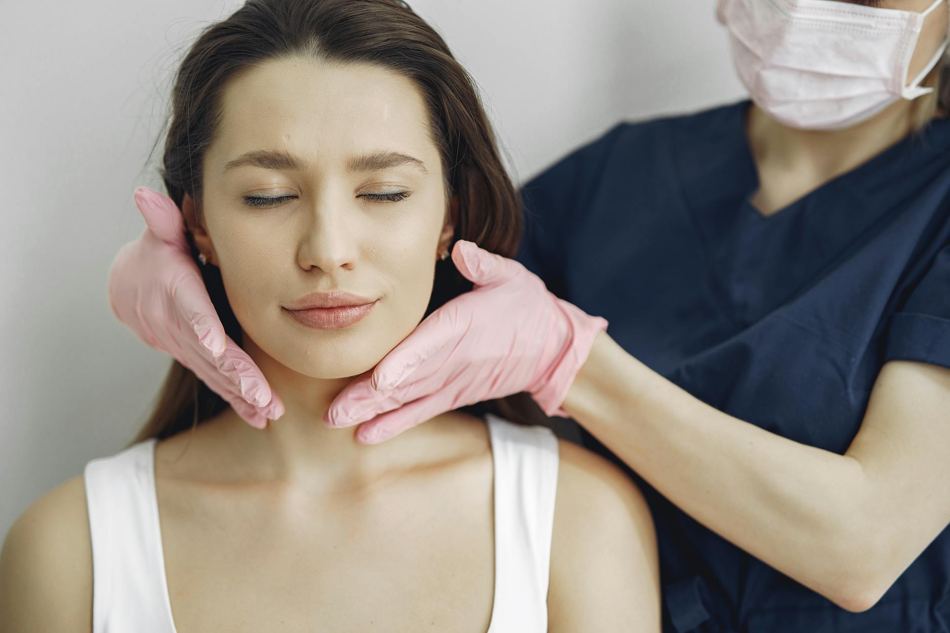 How Do You Tighten Saggy Neck Skin? A Dermatologist''s Guide to Real Results