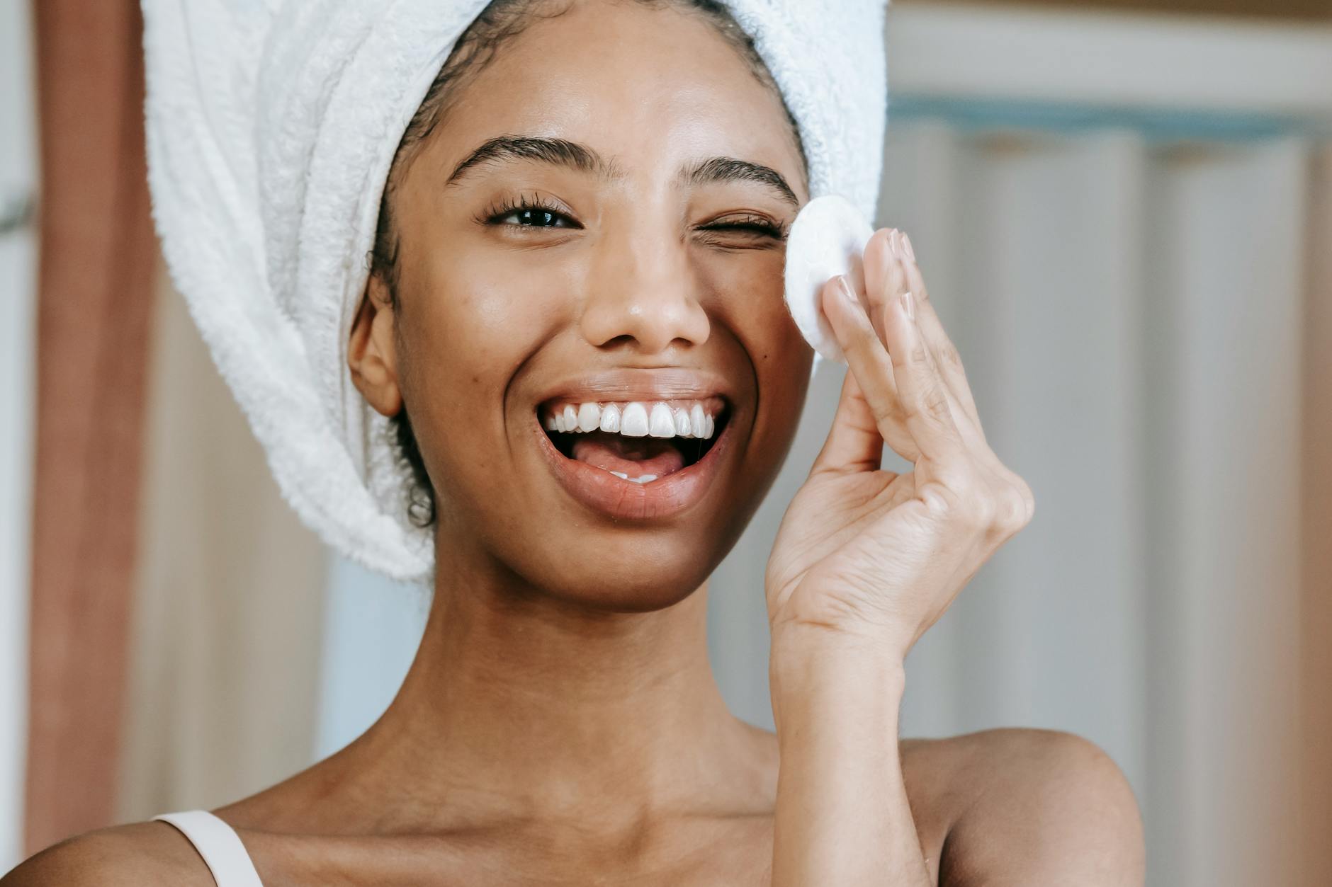 How to Fix Dry Skin Post Menopause: A Dermatologist''s Guide to Deep, Lasting Hydration