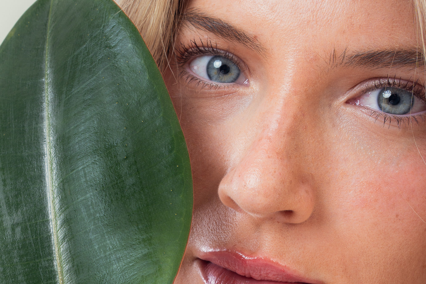 7 Tips to Reduce Signs of Aging Around the Eyes
