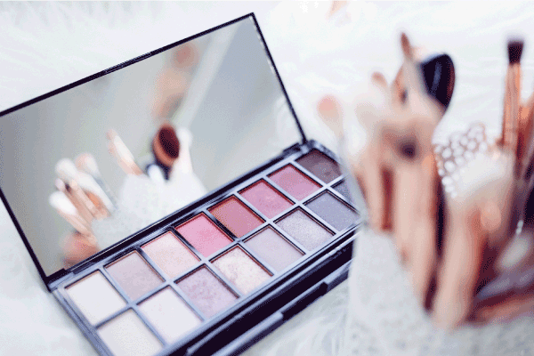Removing Makeup The Right Way: Our Top 7 Tips